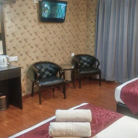 Classic Kinabalu Hotel Кота-Кінабалу Номер фото